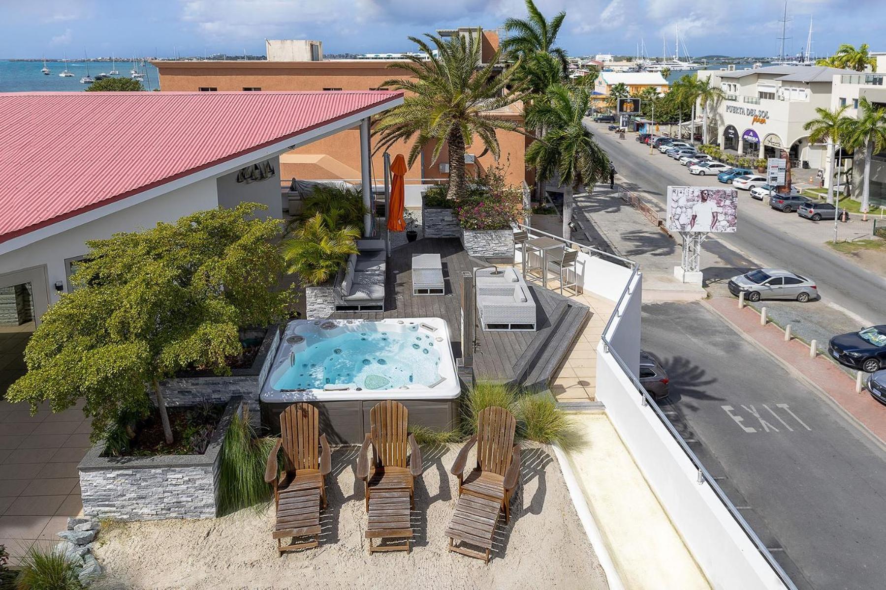 Commodore Suites Simpson Bay Exterior foto